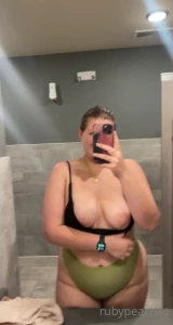 rubypeachxo - Pool bathroom titties 