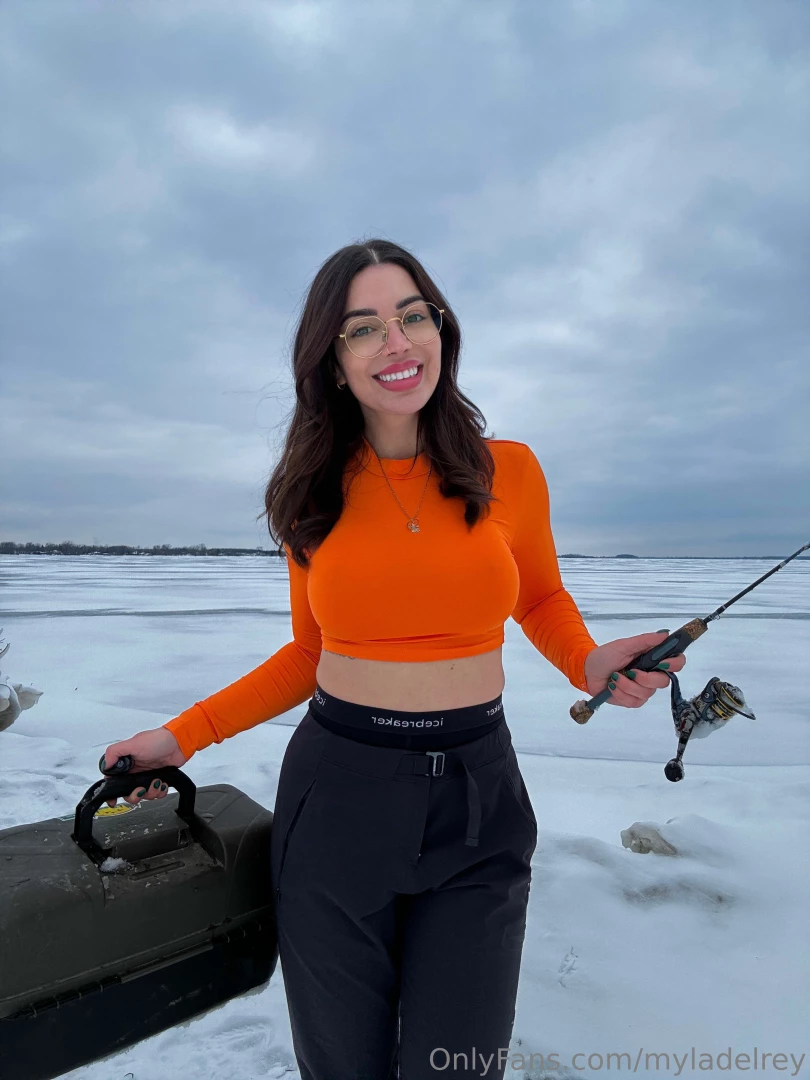 Packing up my things so i can head home to fuck you 