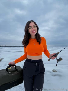 Packing up my things so i can head home to fuck you