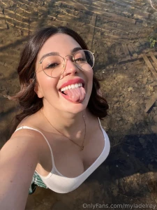 Let your cum rain on me