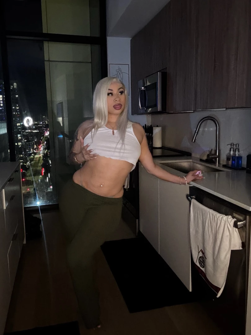 Ready to get naughty tonight anyone else 