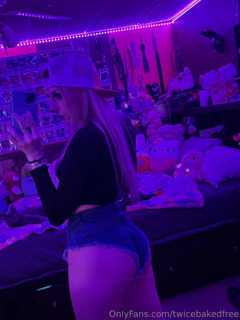 I also received jean shorts but with the party in the back part 2 