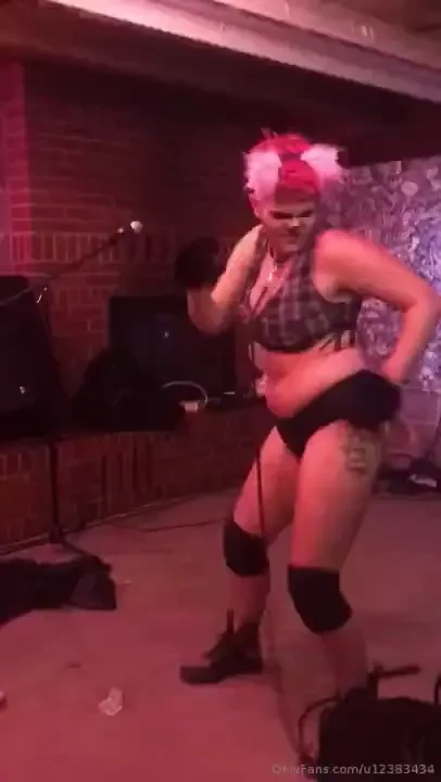 First time doing burlesque but i d love to do it again and push myself 