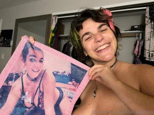 Have you ever wanted to cum on my face or my tits well now you can