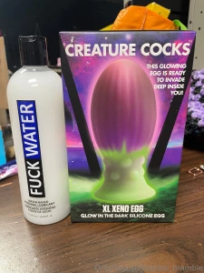 Squirting all over my bed then invading my cunt with the xl xeno egg