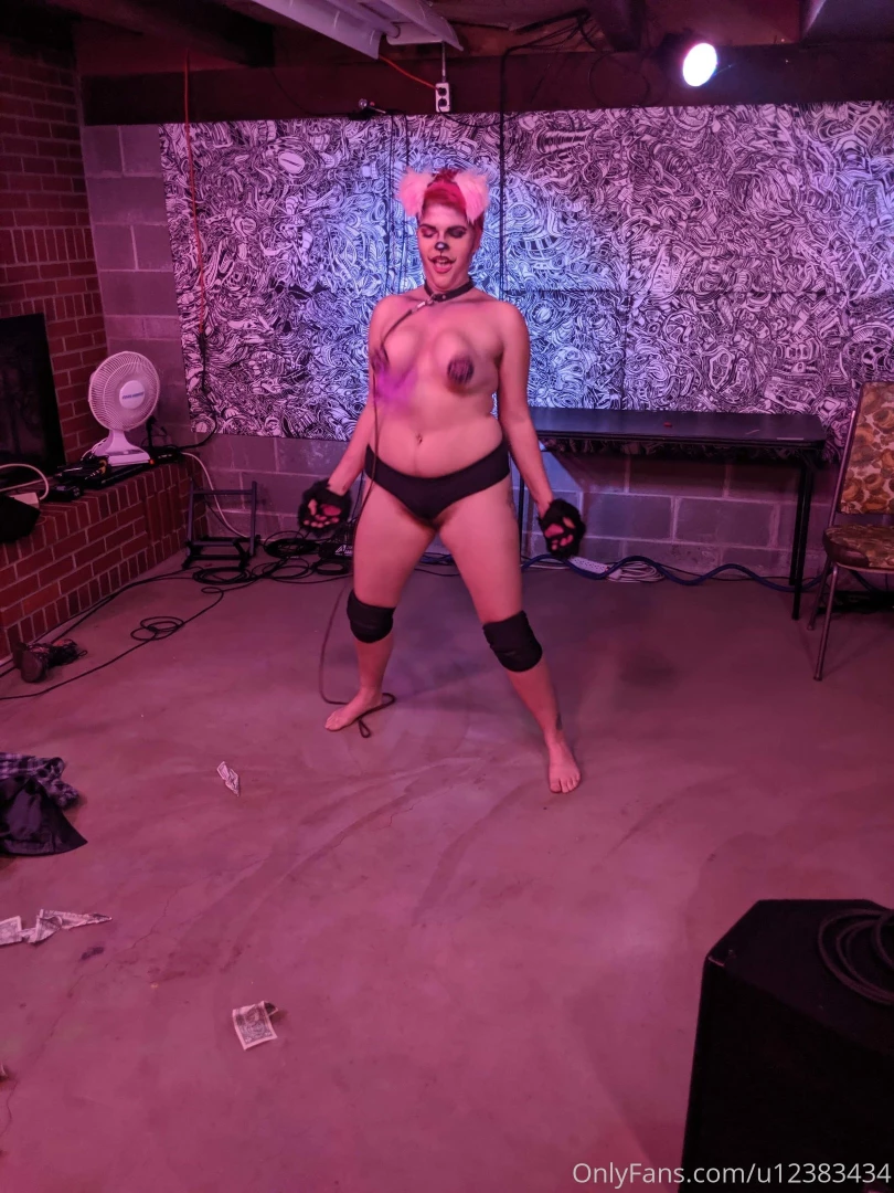 Burlesque wanna be your dog part 2 