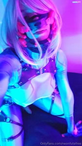 I have the replacement hair pin but in black and white you will see it part 3