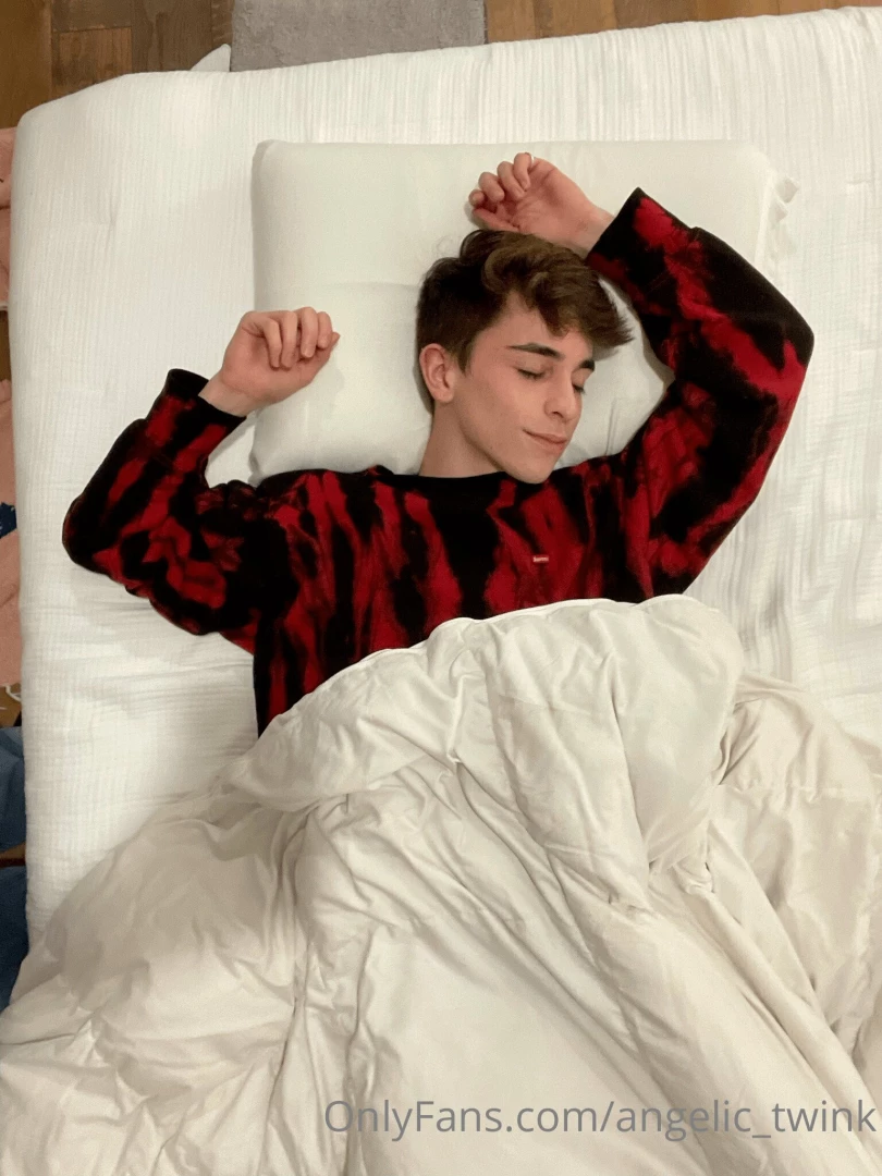 A pretty face and a banging body 