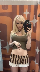 Here s a mirror selfie to brighten up ur day or night wherever you are