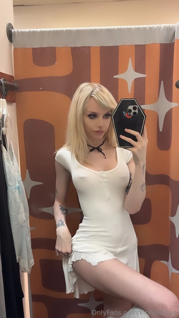 Mmm do i look good in this dress 