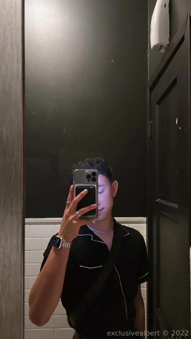 Undress me and i ll let you enjoy this big dick 