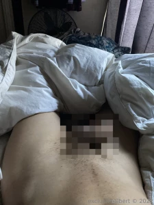 Send me a dm if you wanna feel my cock throbbing down your throat
