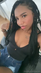 Hello love i am yoxary here you will find a hot woman waiting for you