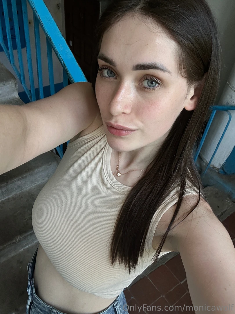 Quick question - what s the first thing you notice when someone sends 