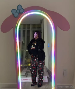 Here s a non-nude picture so u guys can also recognize that i am a