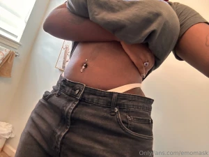 I listen to weezer and twenty one pilots do u still find me hot