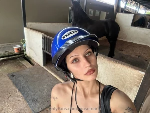 Back at the stables i think i have a new hobby being around is so