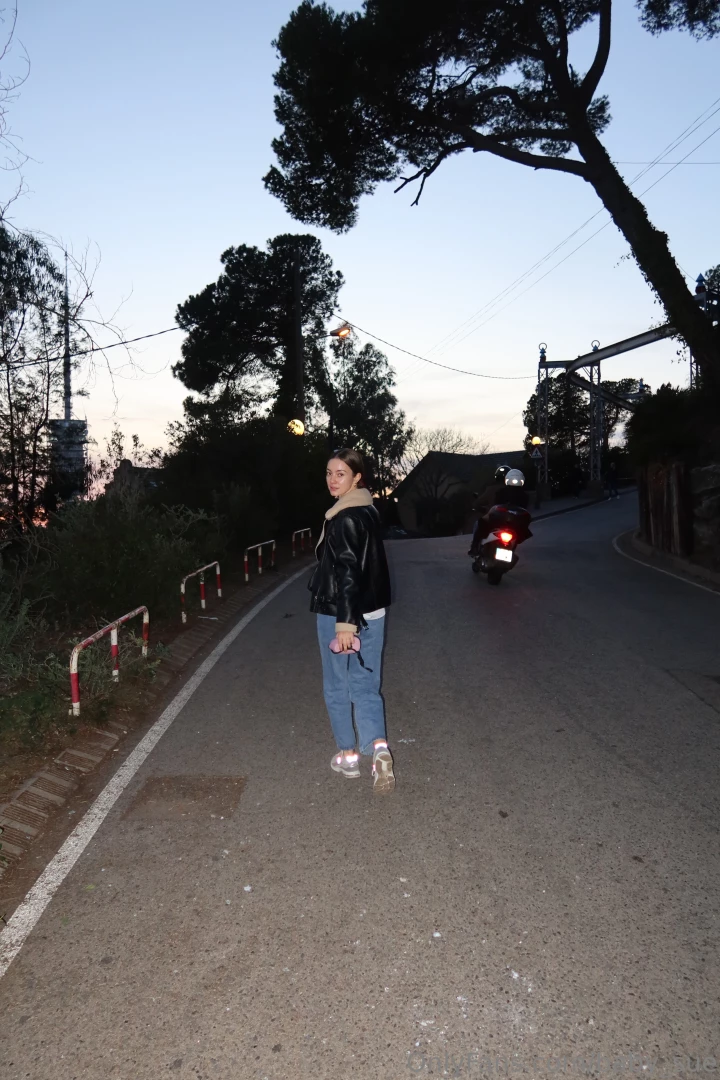 Walking along the beautiful streets i felt cool and fresh i really part 1 