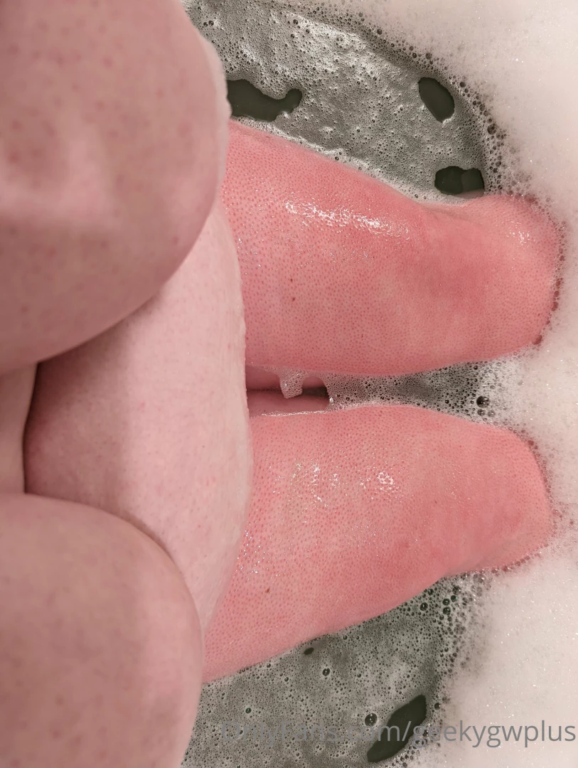 Bubble bath time i really wanna cum does anyone wanna make me cum i part 9 