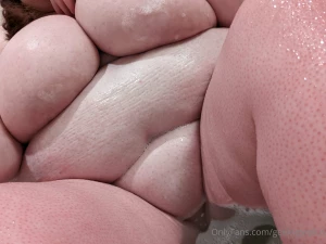 Bubble bath time i really wanna cum does anyone wanna make me cum i part 10