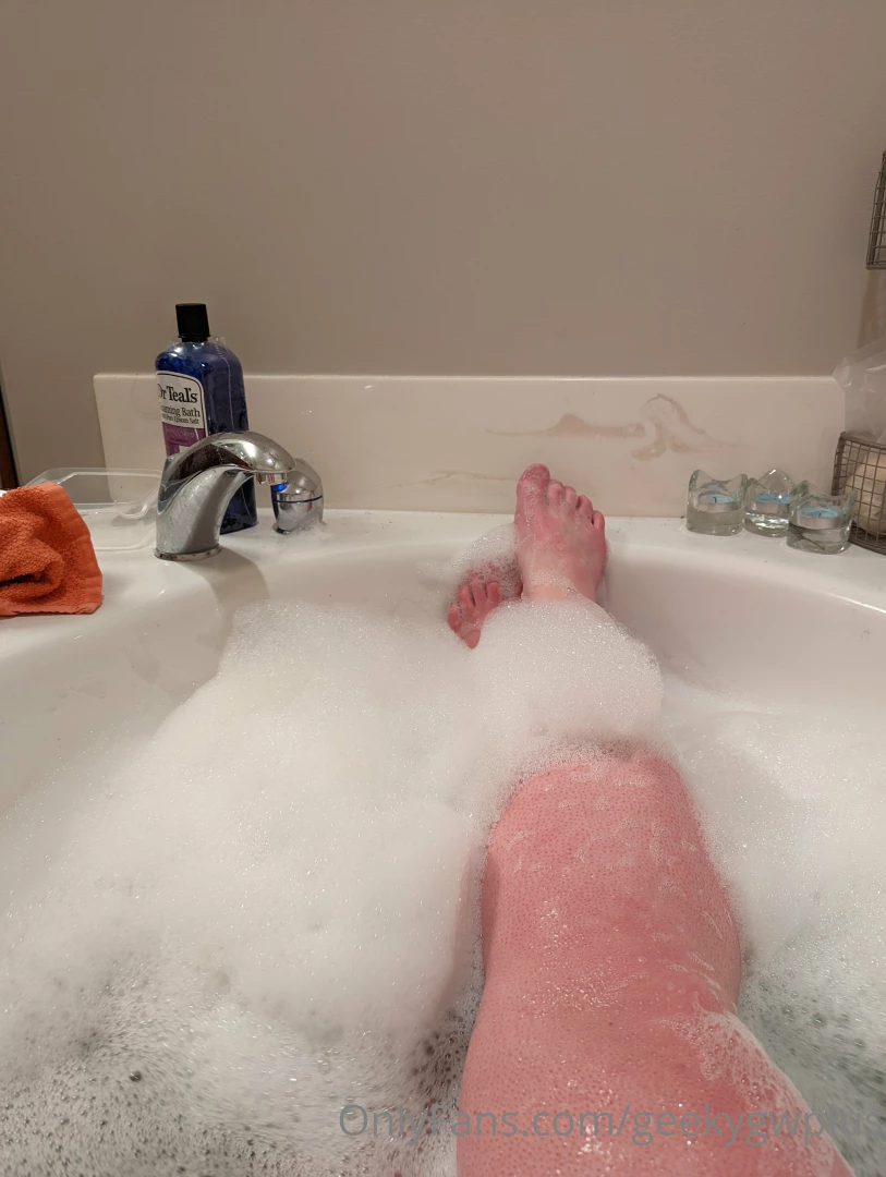 Bubble bath time i really wanna cum does anyone wanna make me cum i part 4 