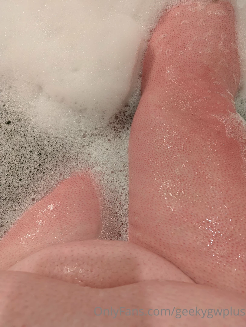 Bubble bath time i really wanna cum does anyone wanna make me cum i part 1 