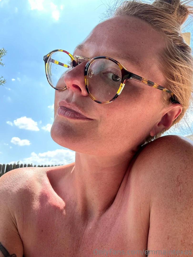 Some quick outside up crotch shots 