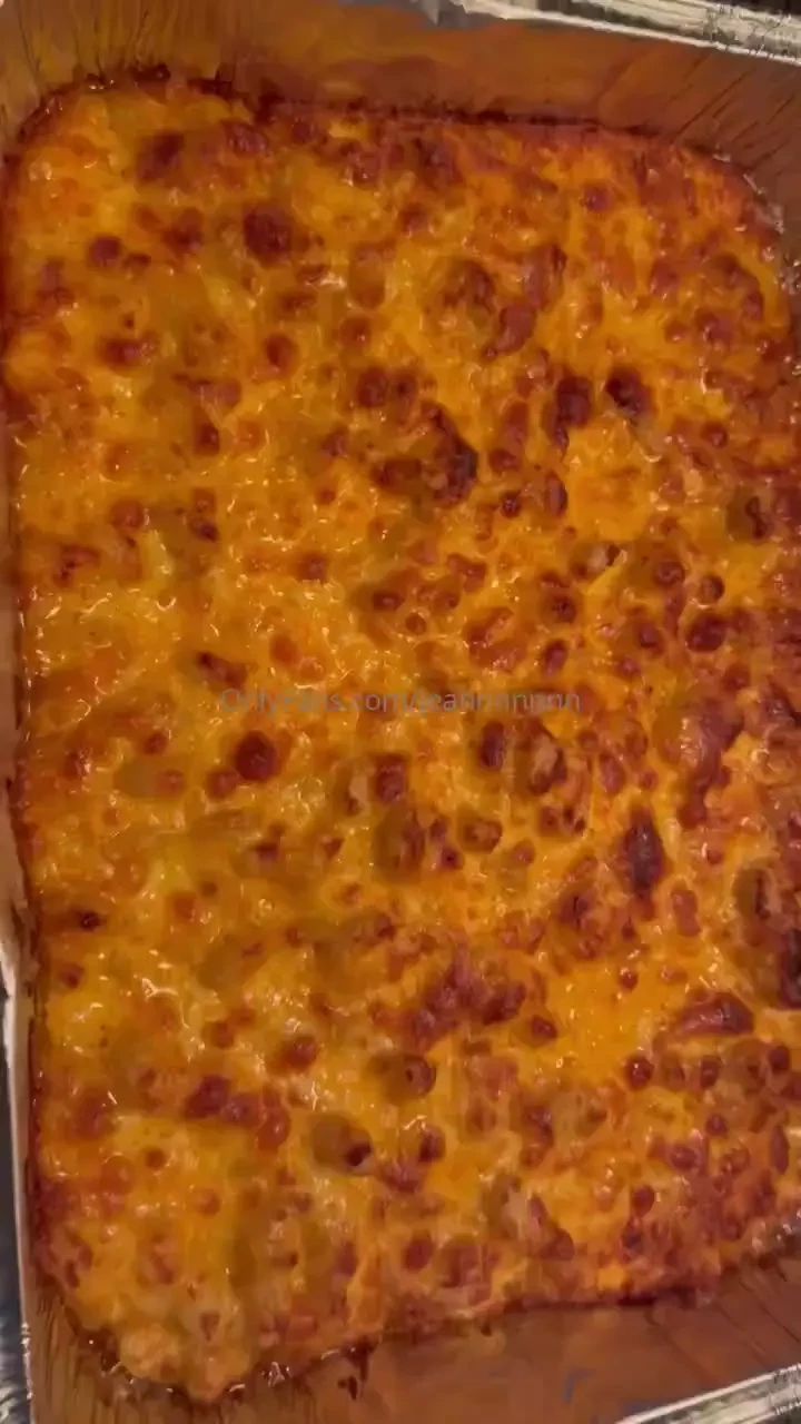 A light eve you guys haveeee to try the mac and cheese 