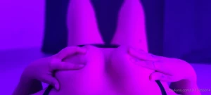 Tarde de acariciar mis senos las lindas curvas de una mujer part 1
