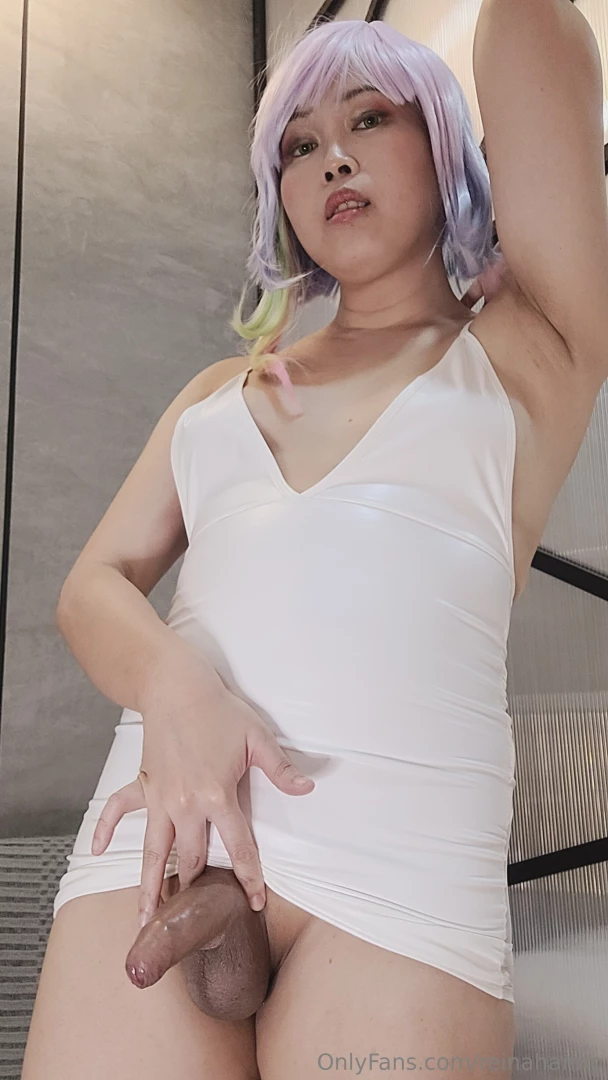 A plunge neckline dress and sounding toy moving to the movement of my part 4 