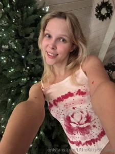 As mariah carey said all i want for christmas is you looks like santa