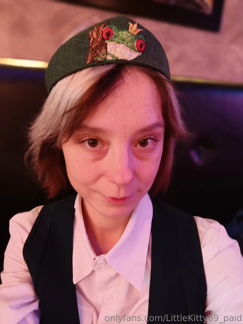 A cosplayer who loves creating cute and colorful images 