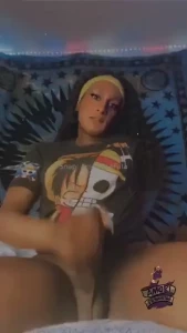 Can we watch one piece together please make sure you like and tip tips