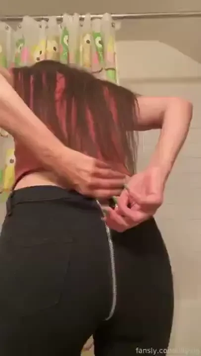 Do you like my mom jeans 