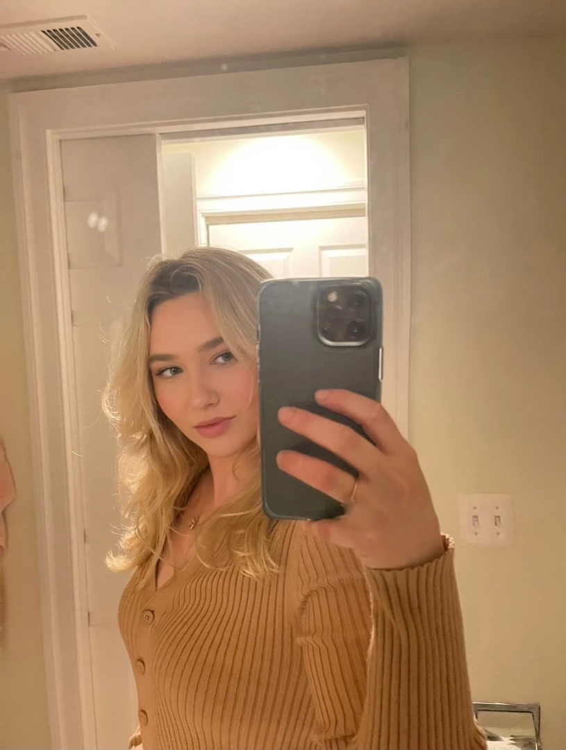 Sucked and fucked my besties boyfriend hopefully she never finds out part 1 