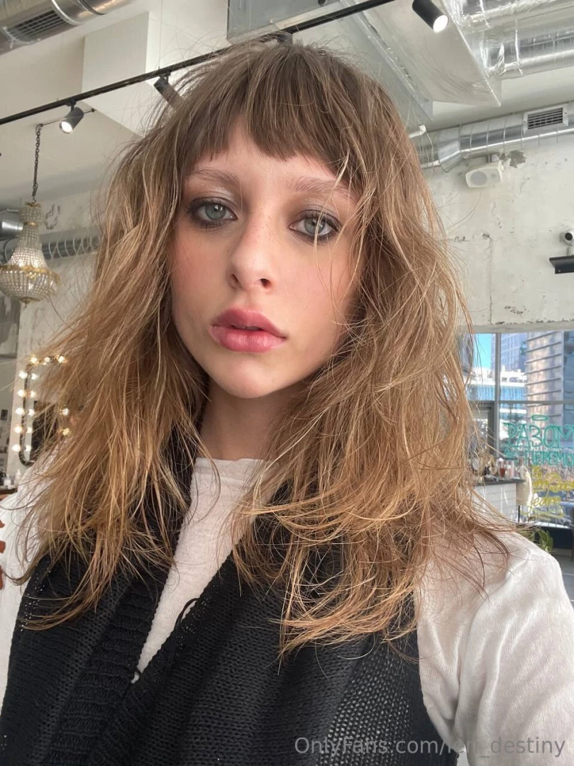 Do u like natural girls or with makeup and what s best for me part 1 