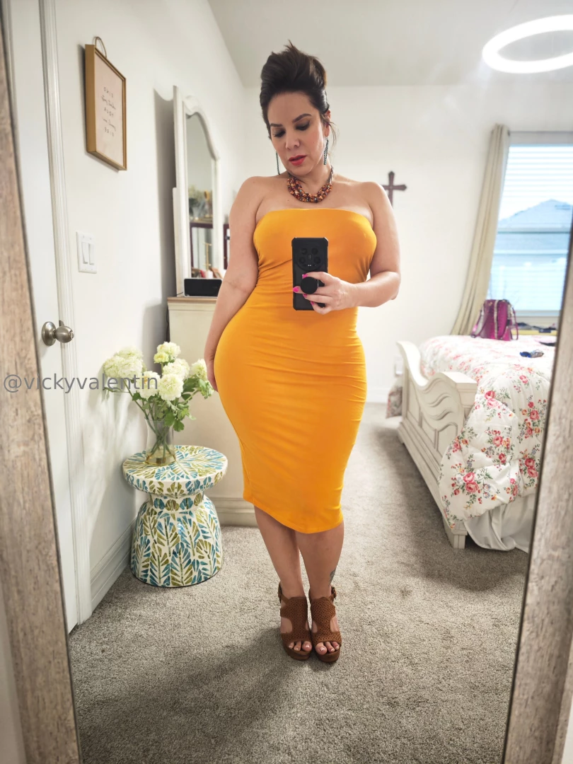 Got a hot date tonight hopefully he looks like his pictures thankfully 