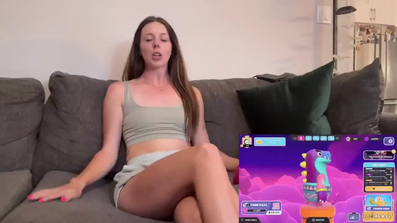 Happy friday let s game and vibe fall guys this time can i get to the 
