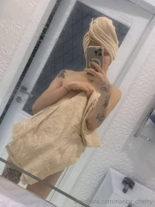 Just got out of the shower my skin smells like my favorite gel and my