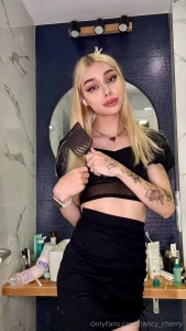 I m going to a friend s birthday party and already in the morning i m part 1