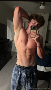 Flexing with a boner and showing off this hot hole