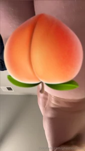 Startin the day w a fat deal a fat ass n a fat dick dropped this vid