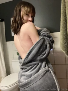 New haircut has me feelin too goooood oh also i sent some titty to ur