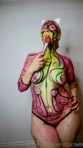 Oh damn redhottango got her hands on my body paints and gave herself a