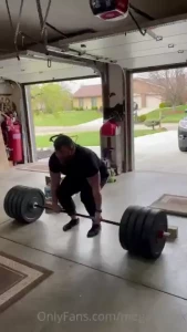 Getting stronger had a great lift with 405 lbs most guys who have