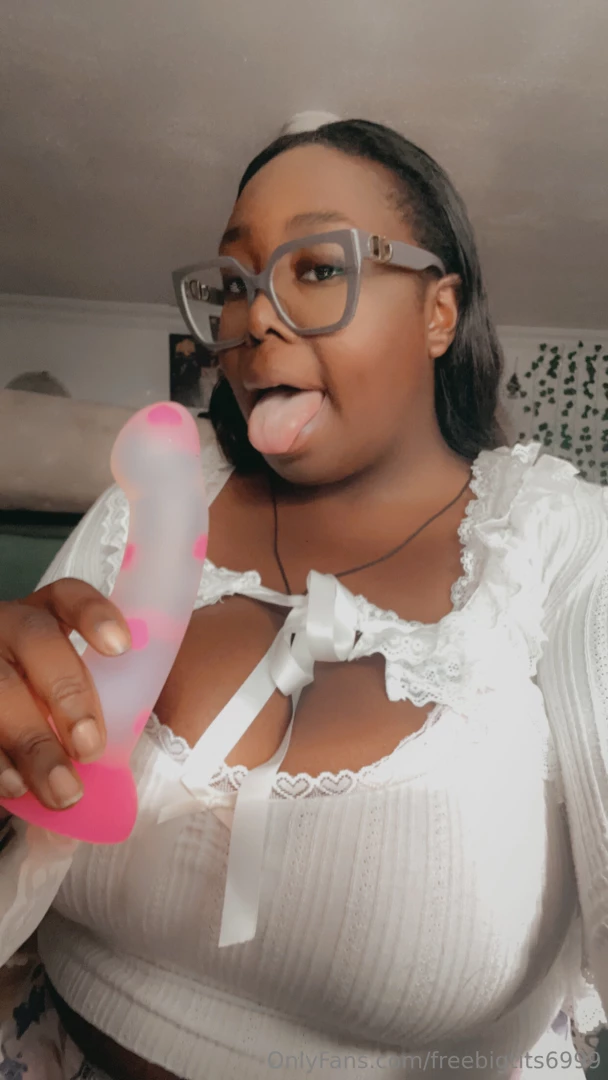New toy alert who wants to see me try it out 