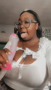 New toy alert who wants to see me try it out