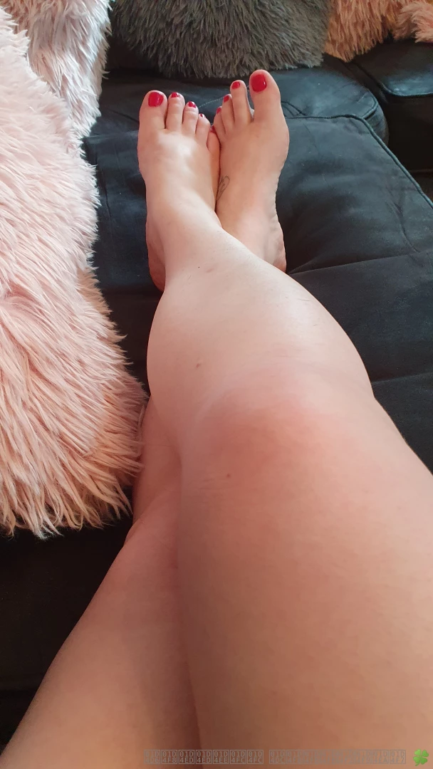 I desperately want a foot slave someone to worship and care for my 