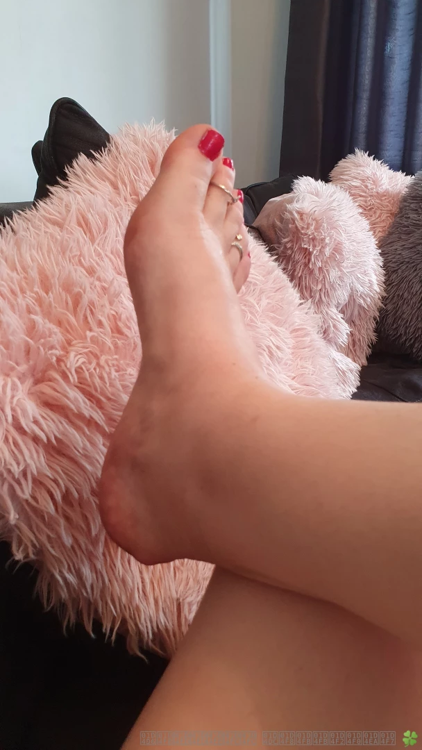 I desperately want a foot slave someone to worship and care for my part 3 