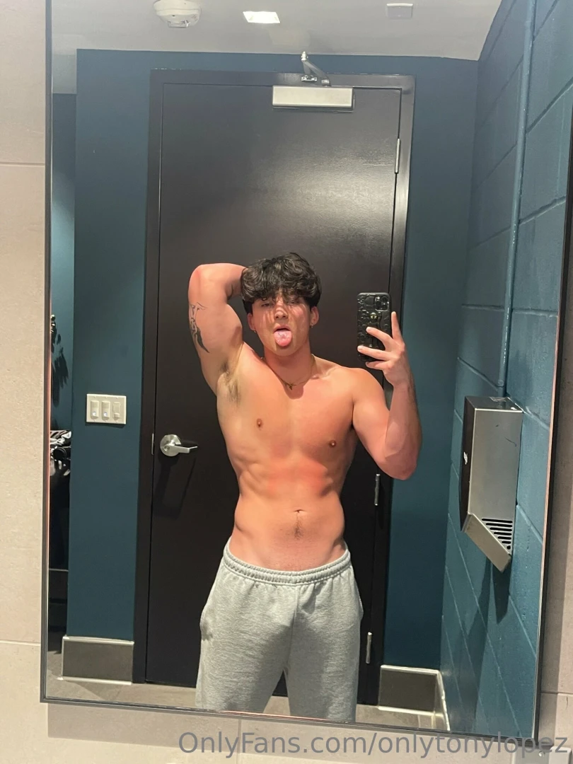 Grey sweats for the win part 1 